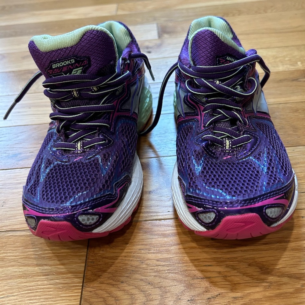 Brooks Ravenna 5 Womens Size 9
Running Shoes Purple Trainers